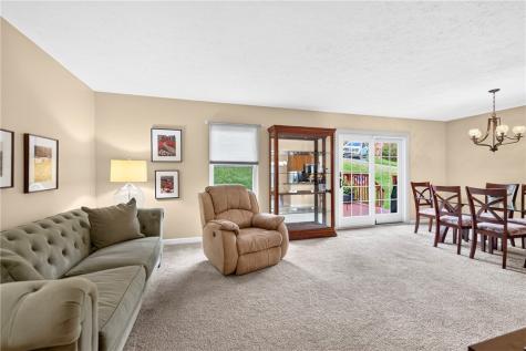 1605 Timber Trail Imperial PA 15126