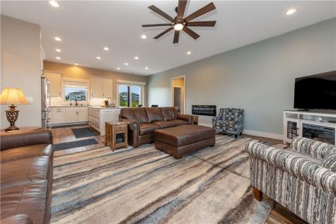 318 Nicklaus Court Liberty Township PA 16127