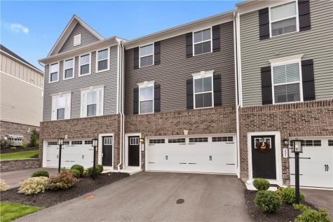 207 Yellowwood Court South Strabane PA 15301