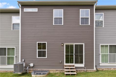 207 Yellowwood Court South Strabane PA 15301