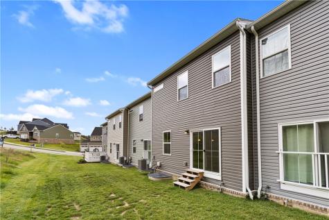 207 Yellowwood Court South Strabane PA 15301