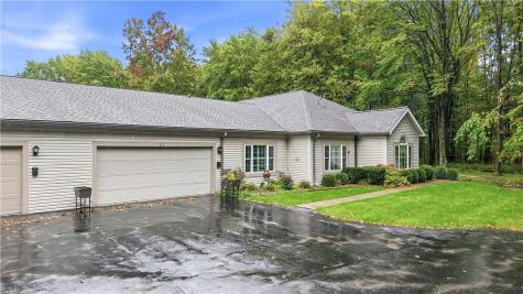 39 Stone Ridge Boulevard Hermitage PA 16148