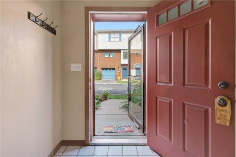 104 Longfellow Court Swissvale PA 15218