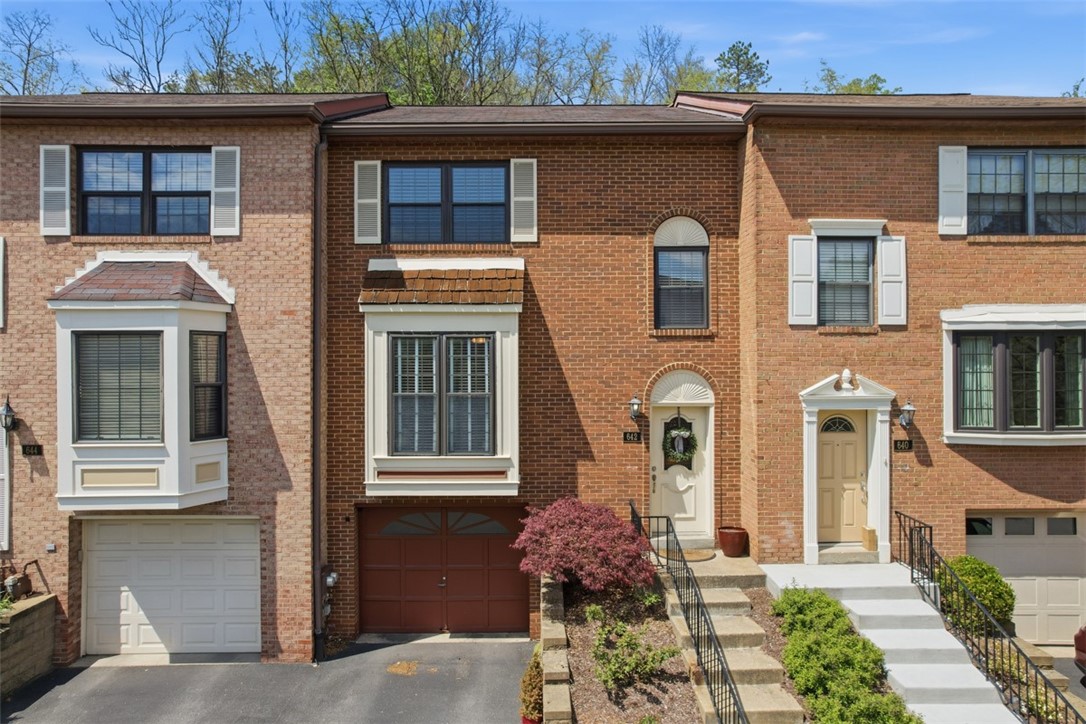642 Woodcrest Drive Robinson Township PA 15205