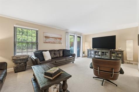 642 Woodcrest Drive Robinson Township PA 15205