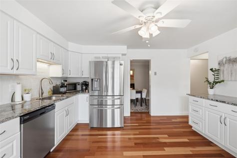 642 Woodcrest Drive Robinson Township PA 15205