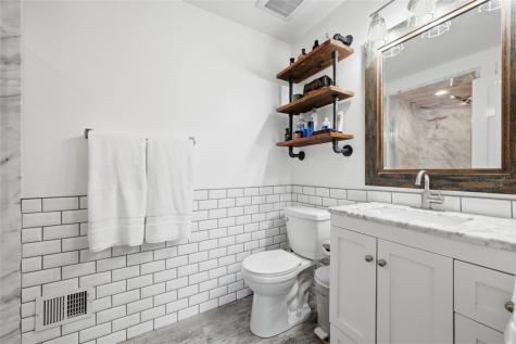 642 Woodcrest Drive Robinson Township PA 15205