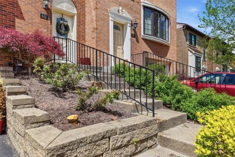 642 Woodcrest Drive Robinson Township PA 15205