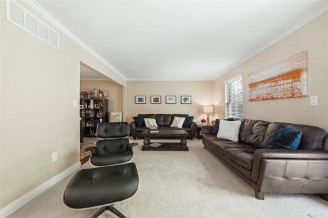 642 Woodcrest Drive Robinson Township PA 15205
