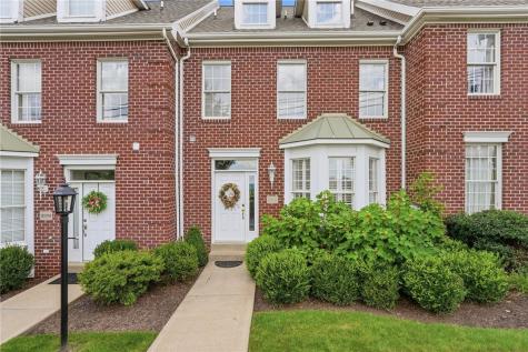 2372 Hilltop Road Collier Township PA 15142