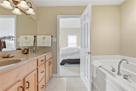2372 Hilltop Road Collier Township PA 15142