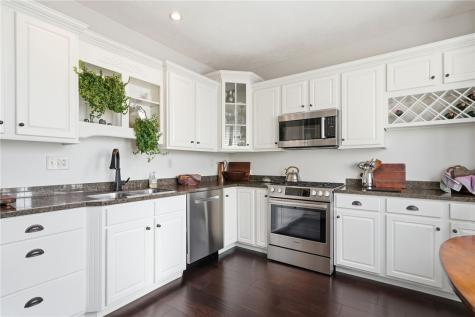 2372 Hilltop Road Collier Township PA 15142