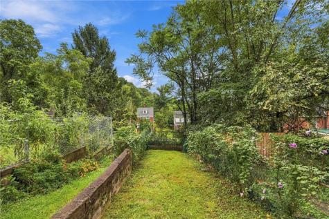 226 Glenwood Avenue Hazelwood PA 15207