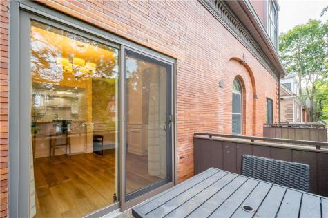5922 Howe Street Shadyside PA 15232