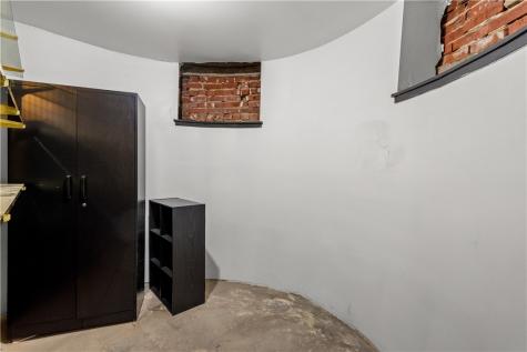 5922 Howe Street Shadyside PA 15232