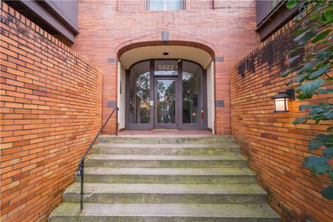 5922 Howe Street Shadyside PA 15232