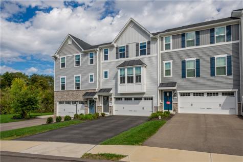 120 Crown Street Kennedy Township PA 15136
