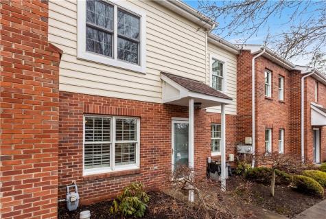 107 Boxwood Court Peters Township PA 15317