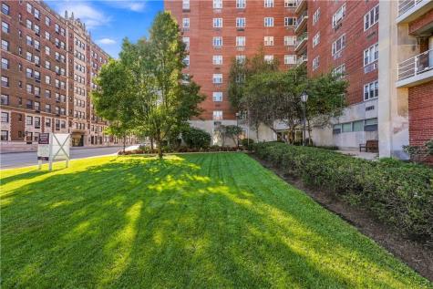 4625 Fifth Avenue Oakland PA 15213