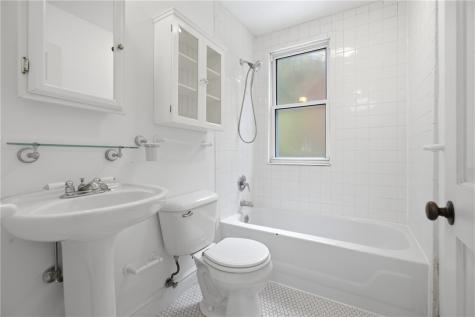 4 Clarendon Place Friendship Park PA 15206