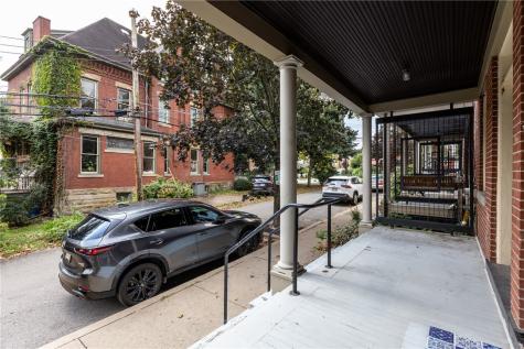 4 Clarendon Place Friendship Park PA 15206