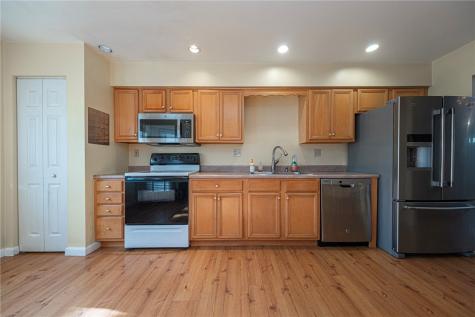 106 Paddock Lane Whitehall PA 15236