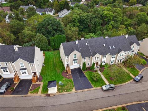 2659 Hunters Pointe Drive Franklin Park PA 15090