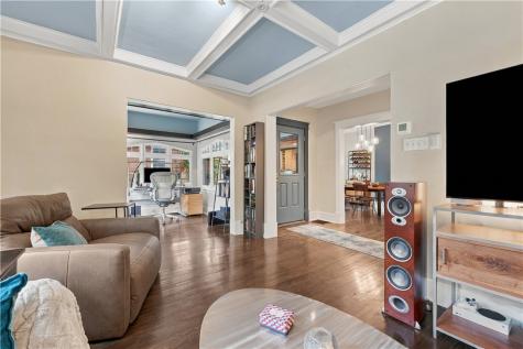 5828 Nicholson Street Squirrel Hill PA 15217
