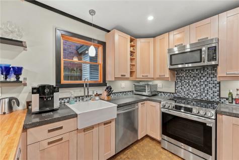 5828 Nicholson Street Squirrel Hill PA 15217