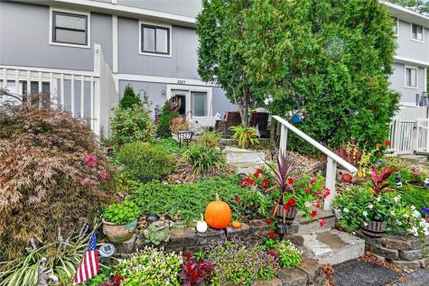 2527 Hunting Ridge Trail South Fayette PA 15017