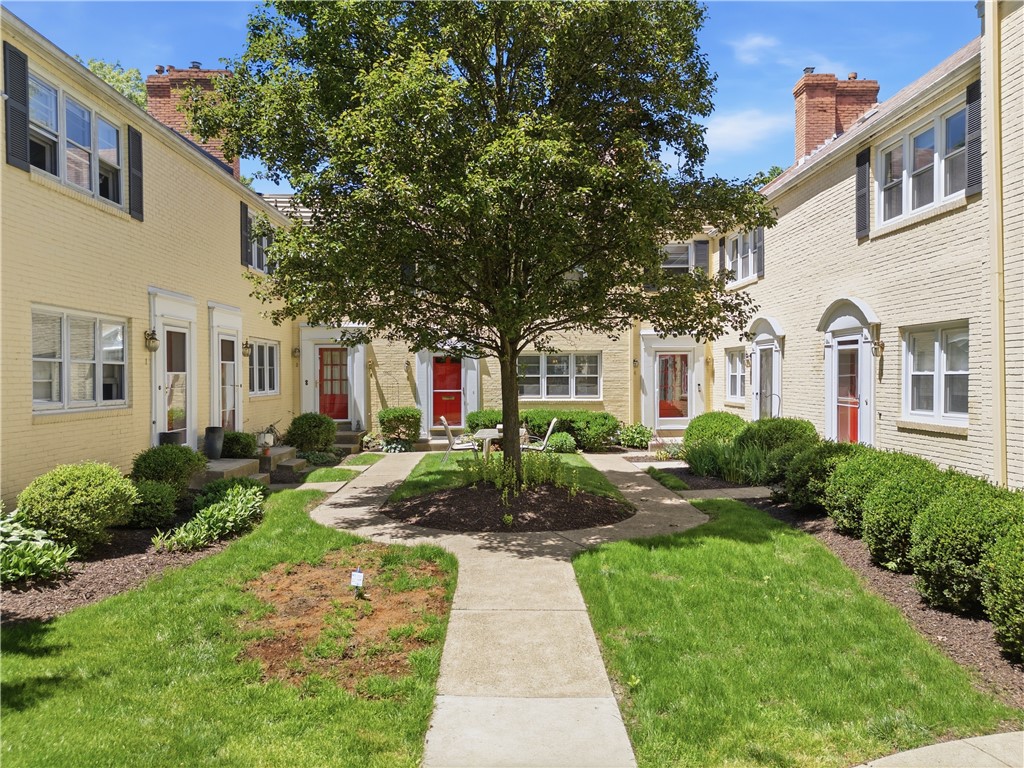 6833 Meade Street Point Breeze PA 15208
