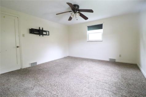 1555 Bevan Road Whitehall PA 15227