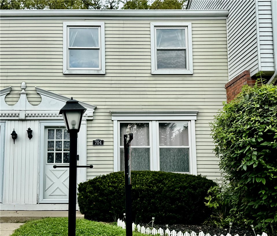 704 Countryside Drive Mckees Rocks PA 15136