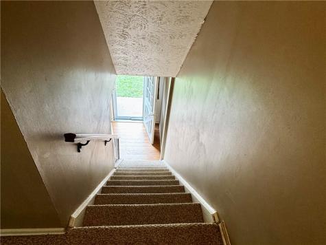 704 Countryside Drive Mckees Rocks PA 15136