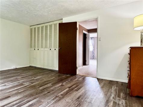 704 Countryside Drive Mckees Rocks PA 15136