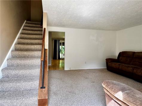 704 Countryside Drive Mckees Rocks PA 15136