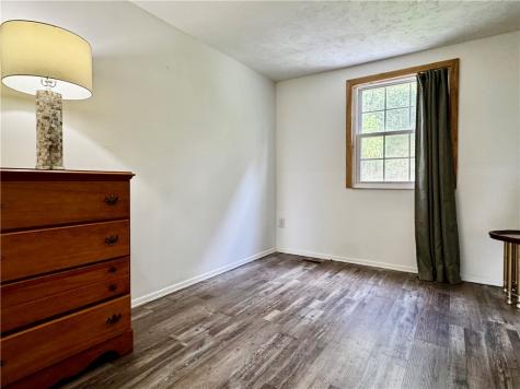 704 Countryside Drive Mckees Rocks PA 15136