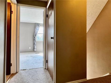 704 Countryside Drive Mckees Rocks PA 15136