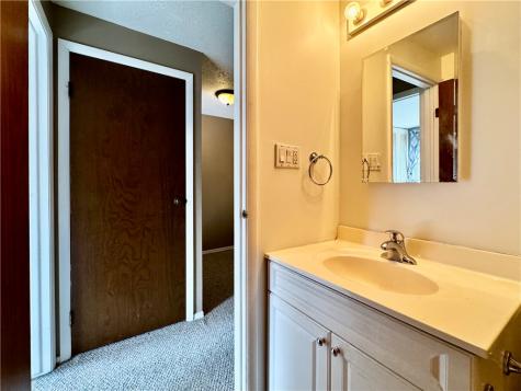 704 Countryside Drive Mckees Rocks PA 15136
