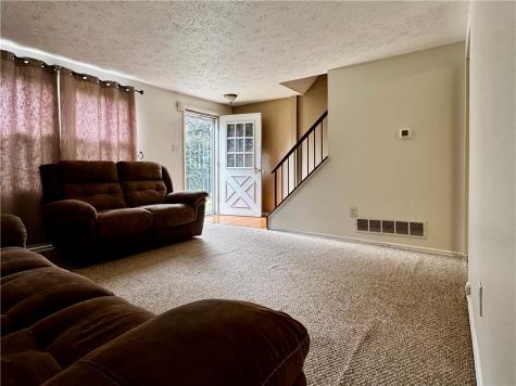 704 Countryside Drive Mckees Rocks PA 15136
