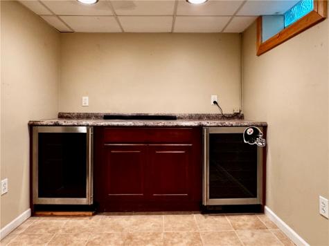 704 Countryside Drive Mckees Rocks PA 15136