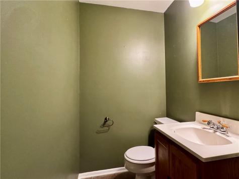 704 Countryside Drive Mckees Rocks PA 15136