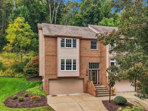 2151 Huntington Court S Franklin Park PA 15090