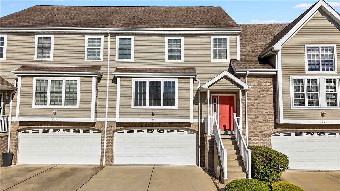 1053 Waterford Ct E North Strabane PA 15317