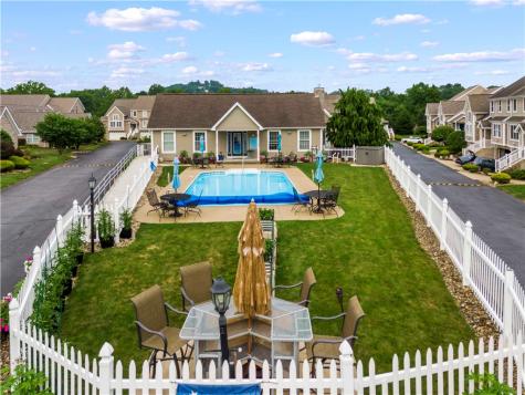 1053 Waterford Ct E North Strabane PA 15317