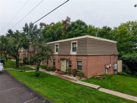 636 Carriage Circle Pennsbury PA 15205