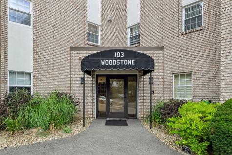 103 Woodstone New Kensington PA 15068