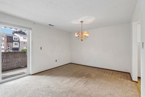 103 Woodstone New Kensington PA 15068