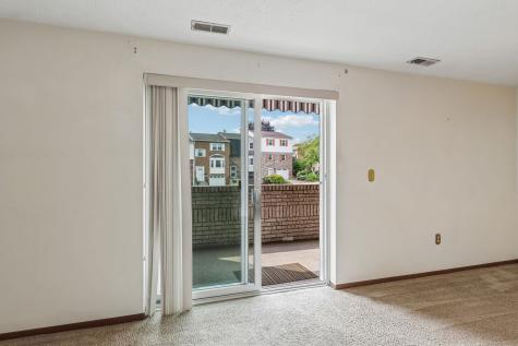 103 Woodstone New Kensington PA 15068