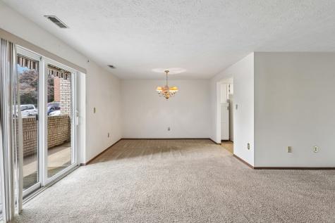 103 Woodstone New Kensington PA 15068